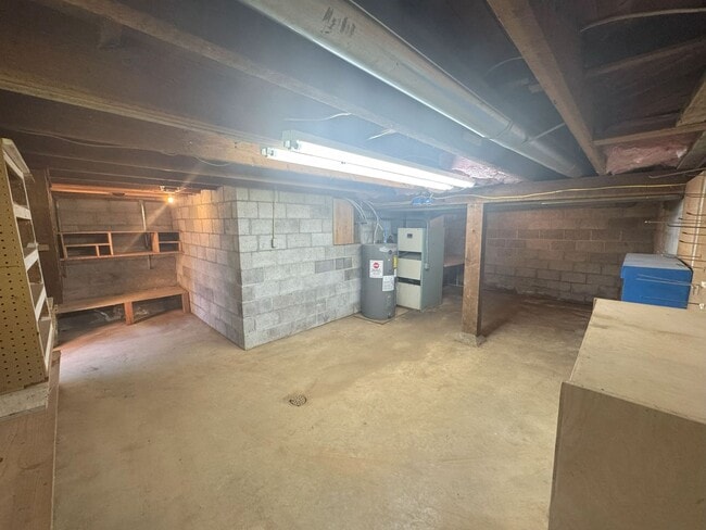 Building Photo - Charming Historic Home for Rent in Downtow...