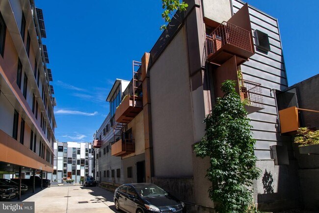 Building Photo - 144-50 W Laurel St