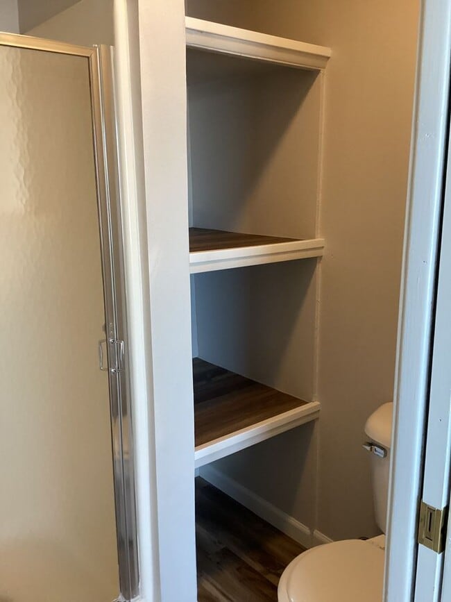 Building Photo - Newly Remodeled 3 Bedroom House in Belgrade