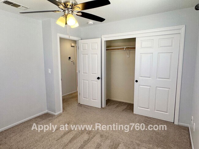 Building Photo - Clean and Well Maintained 2 Bed Home Near Military base