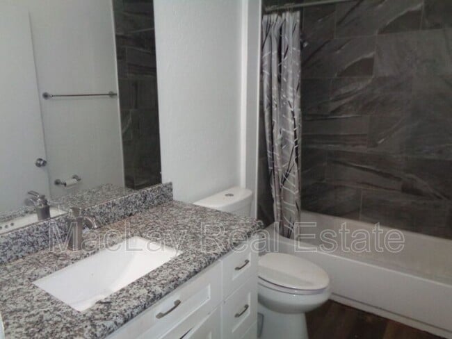 Building Photo - 2918 E Roeser Rd