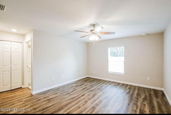 Building Photo - 1702 SW Airoso Blvd