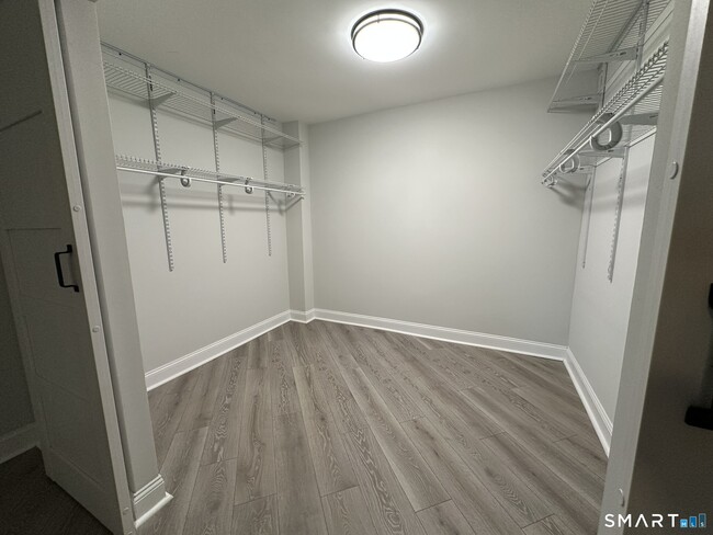 Building Photo - 267 Melba St