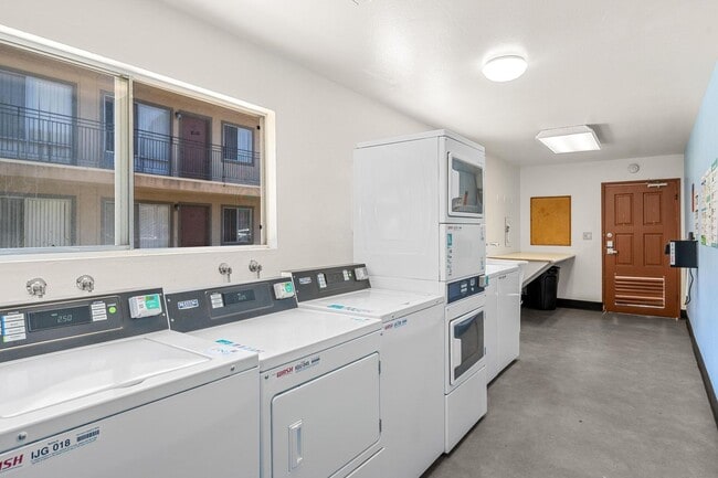 Building Photo - 7434 Mesa College Dr