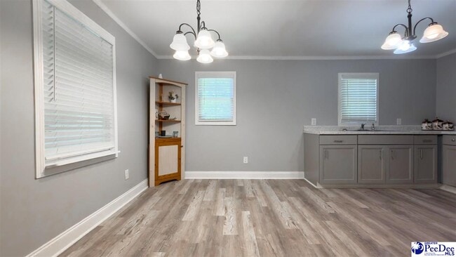 Building Photo - 321 S Park Ave