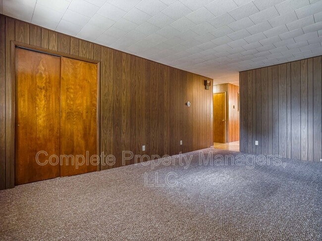 Building Photo - 110 S 4th Ave W