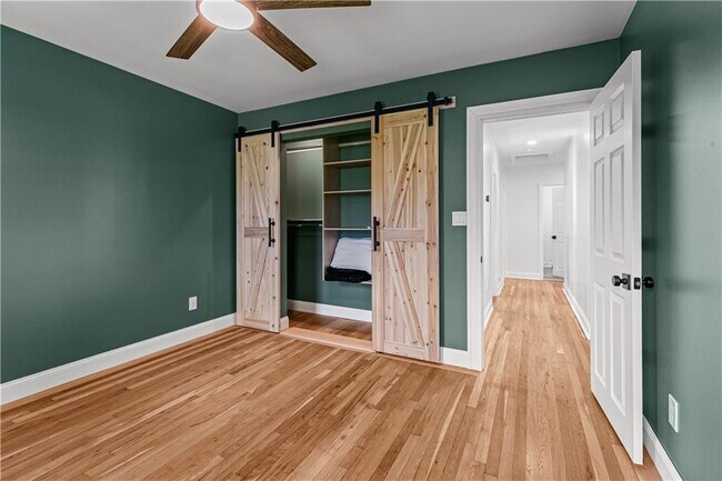 Building Photo - 12 Philips St