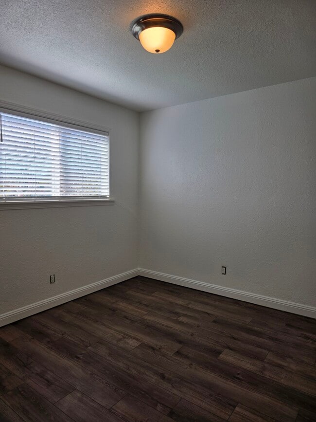 Building Photo - 437 Korbel Pl