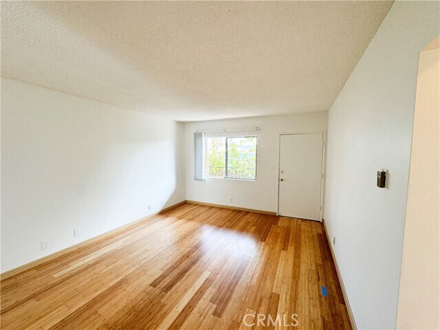 Building Photo - 2010 Manhattan Beach Blvd