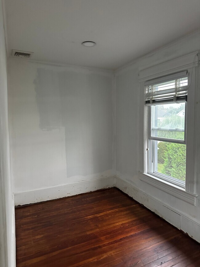 Building Photo - 35 N Corona Ave