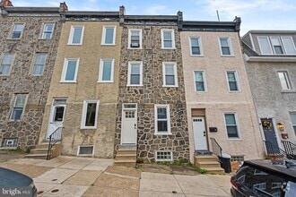 Building Photo - 131 Vassar St