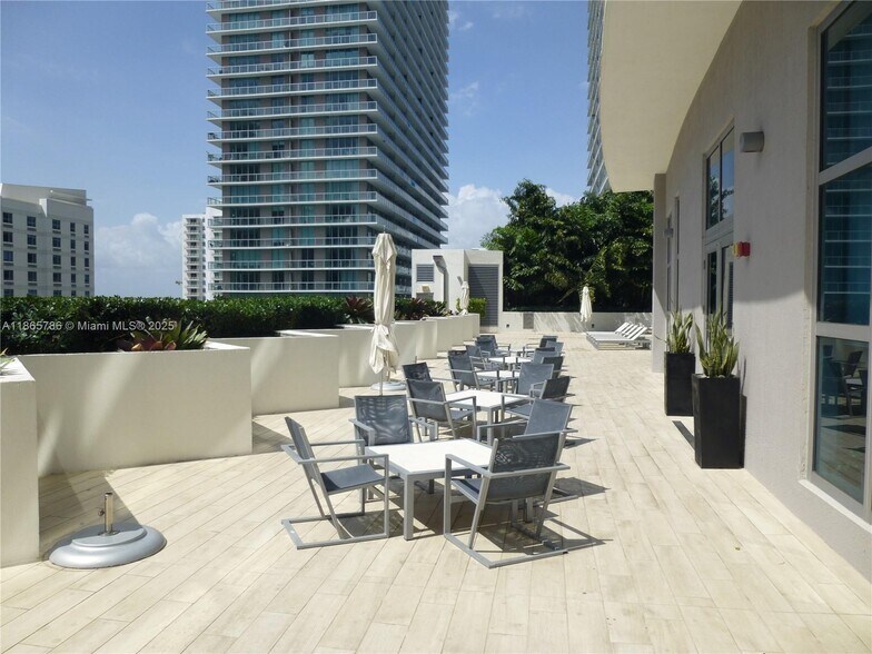 Building Photo - 1100 S Miami Ave