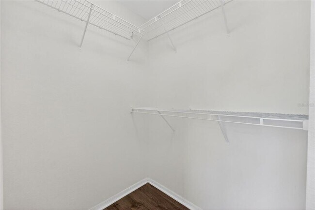 Building Photo - 5467 Vineland Rd