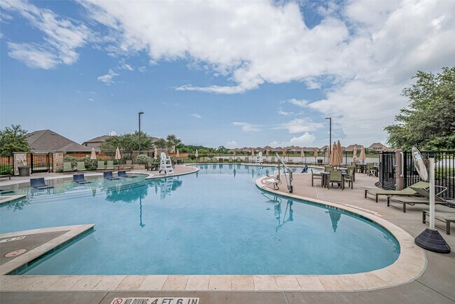 Building Photo - 5218 Windy Plantation Dr