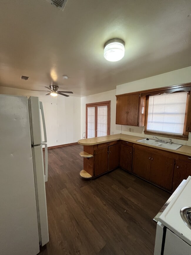 Building Photo - 5757 Naff Ave