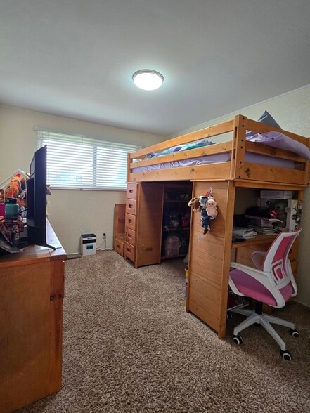 Building Photo - 1593 Manzanita Dr