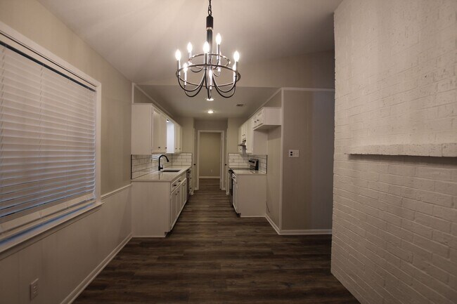 Building Photo - Coming Soon!  Remodeled 3 Bedroom 2 Bath! Large Yard!