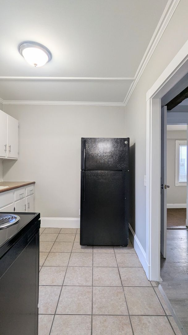 Building Photo - 2 Silver Pl