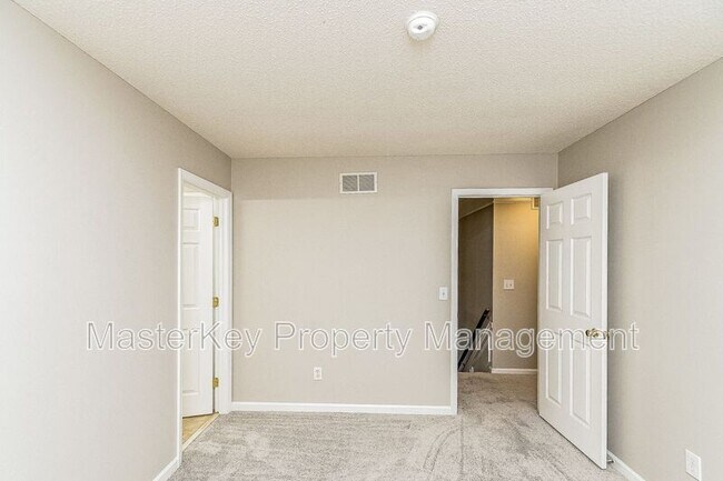 Building Photo - 105 Woodshire Ln