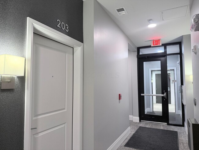 Building Photo - 6640 Mooney St