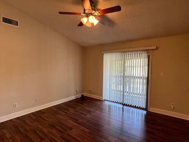 Building Photo - 2 Bedrooms w/ Scenic View