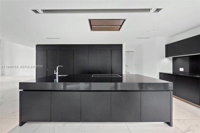 Building Photo - 1000 Biscayne Blvd