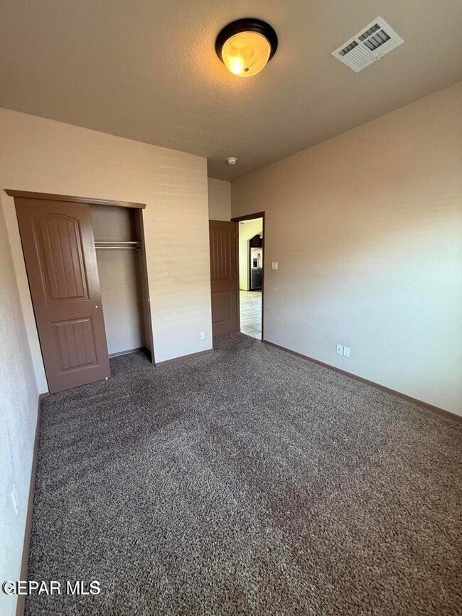 Building Photo - 4941 Ruben Soto