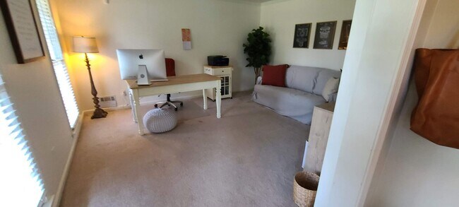 Building Photo - 1578 Fair Oaks Ln