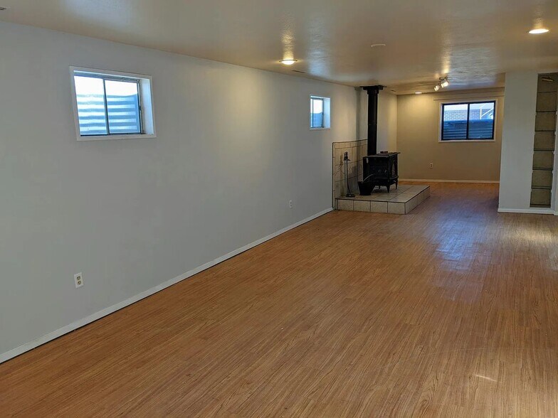 Garden Level Basement - 5777 Tuckerman Ln