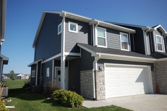 Building Photo - Golf Course Townhome