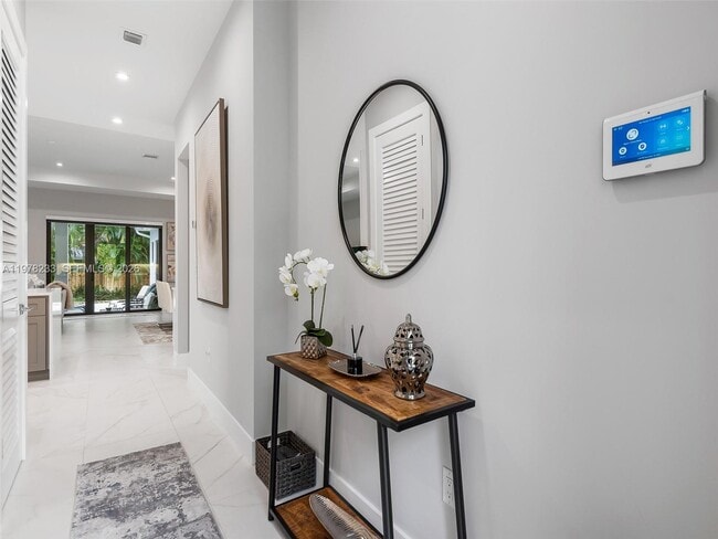 Building Photo - 1484 SW 32nd St