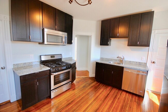 Building Photo - 14 Cawfield St