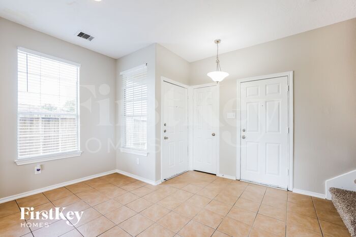 Building Photo - 8702 Bentongrove Ln