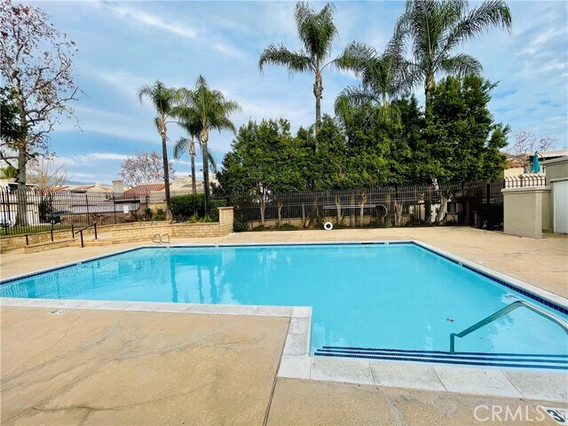 Building Photo - 9753 La Jolla Dr