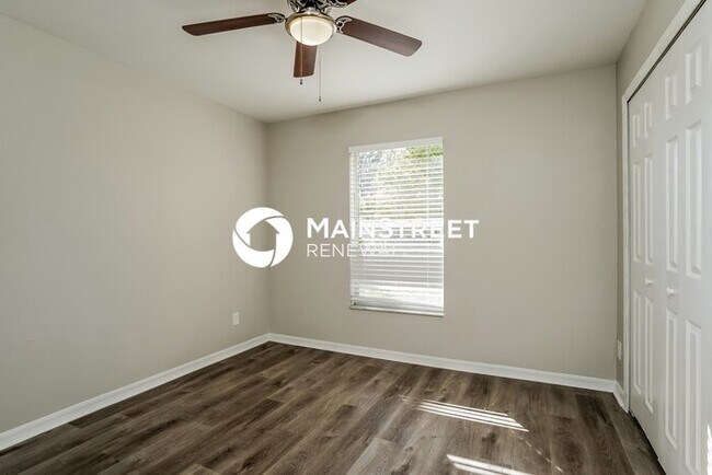 Building Photo - 3 Bedroom Pet-Friendly Home in Cape Coral, FL with Main Street Renewal