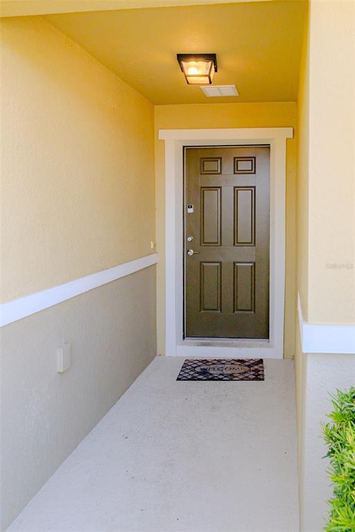 Building Photo - 275 Lake Lucerne Way