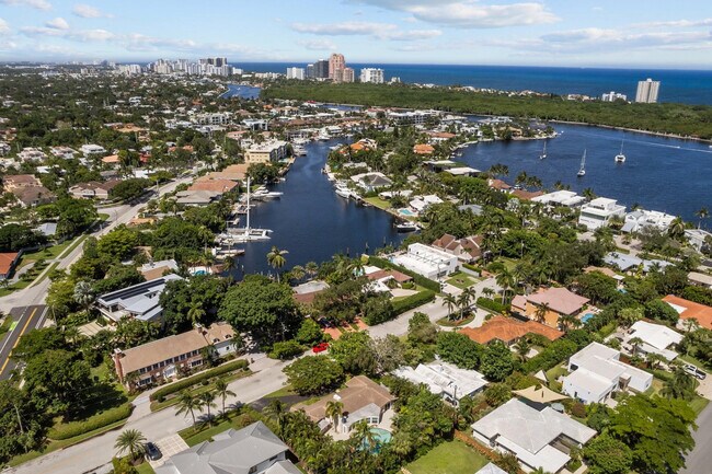 Building Photo - 2608 NE 12th St