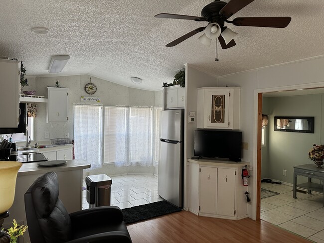 Building Photo - 37612 Wallington Dr