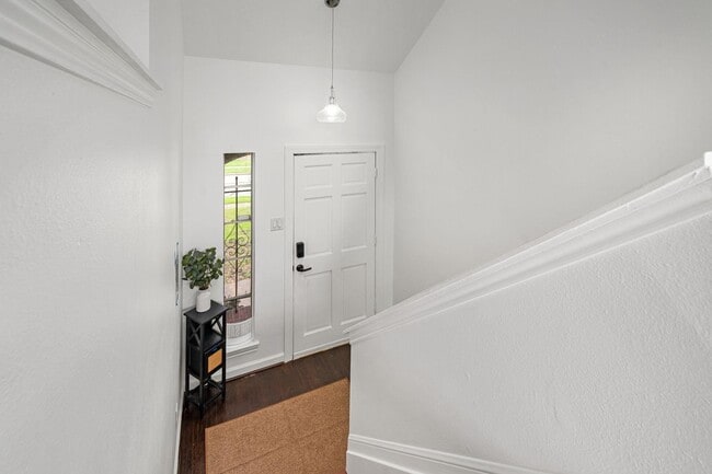 Building Photo - 2031 Summerfield Pl