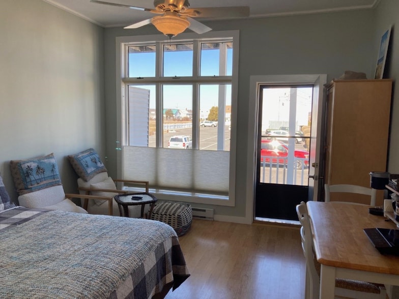 Building Photo - 31 Brown Ave