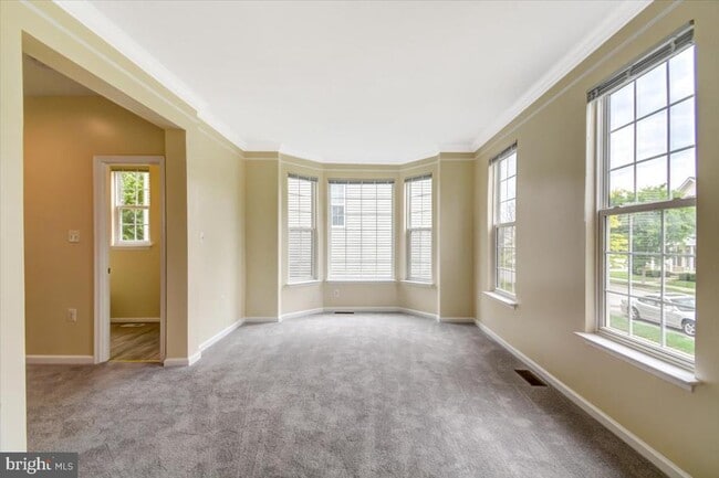 Building Photo - 240 Davis St