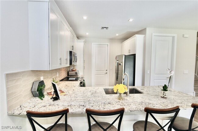 Building Photo - 7352 Rockefeller Dr