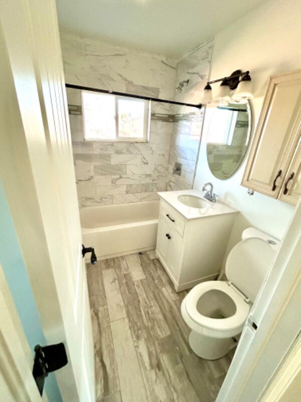 Building Photo - 4090 Independence Ct