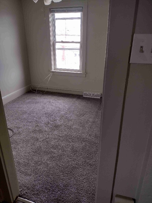 Building Photo - 12 E Liberty St