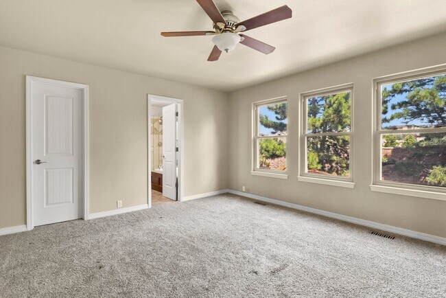 Building Photo - Stunning 5 Bedroom in School District 20