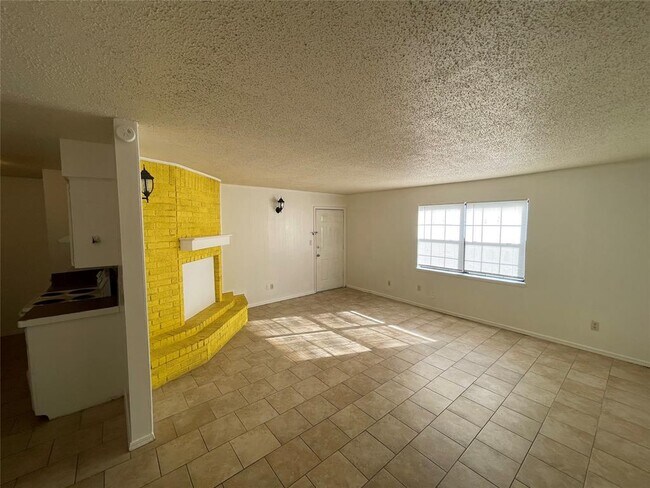 Building Photo - 401 SE 12th St