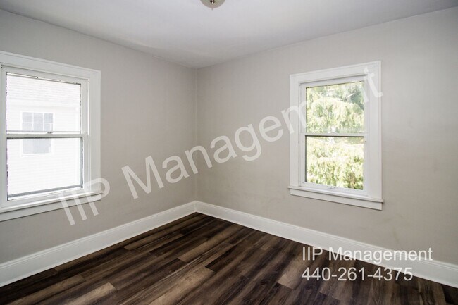 Building Photo - 3204 W 92nd St