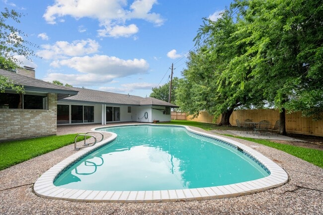 Building Photo - 3106 Salem Ct