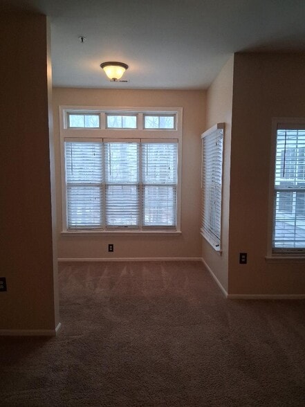 Building Photo - 8927 Groffs Mill Dr