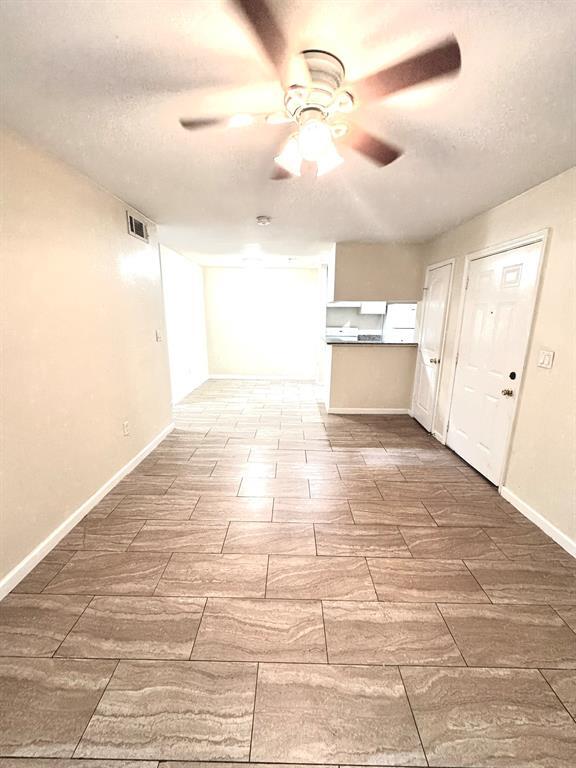 Building Photo - 717 Richcrest Dr